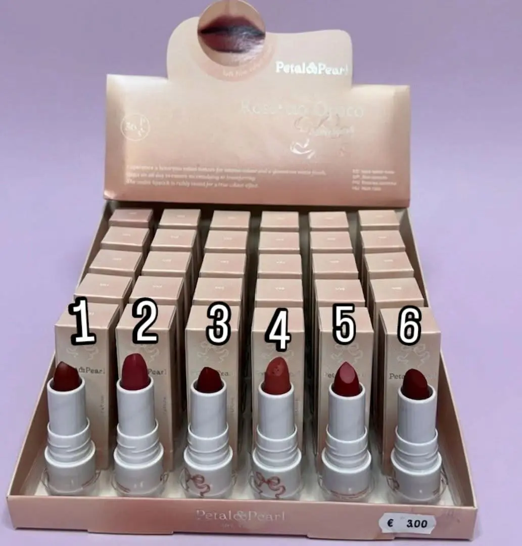 Rossetto opaco toni rosso disponibili in queste 6 colorazioni